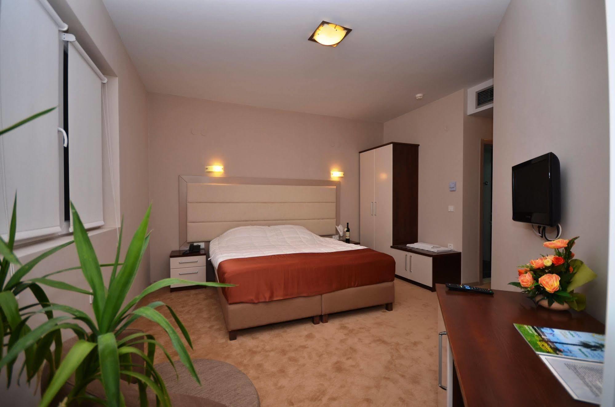 Hotel Lebed Ohrida Exterior foto